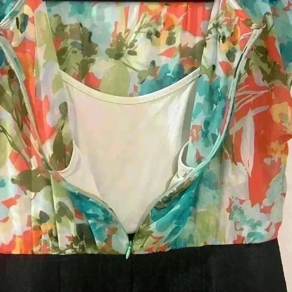 Dress Barn Knee Length Dress. Size 16 Petite - Picture 6 of 7